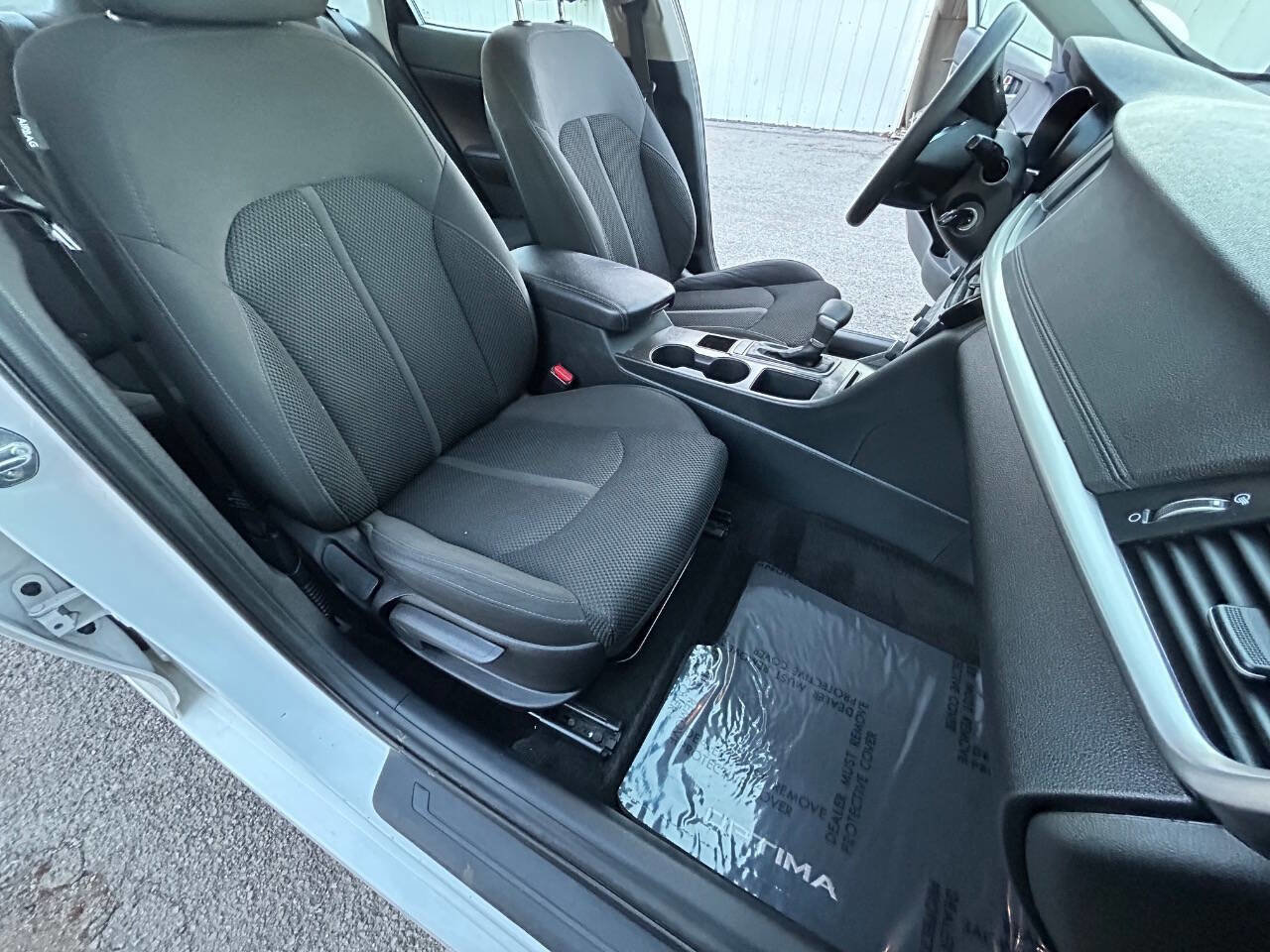 Used 2019 Kia Optima LX image 23