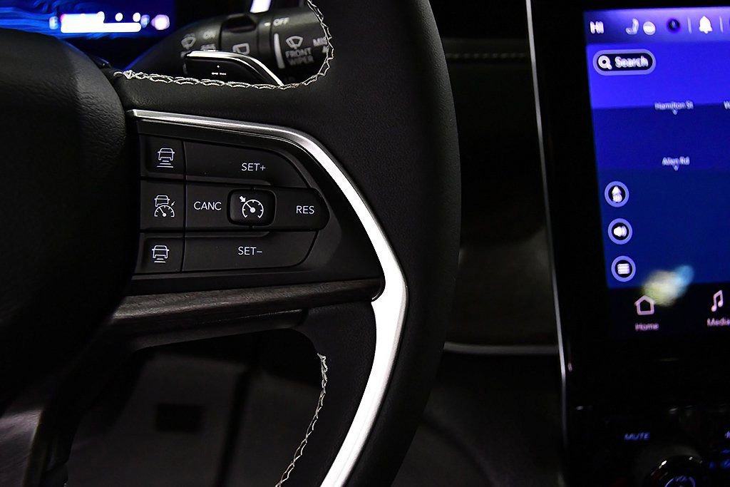 Used 2022 Jeep Grand Cherokee Limited 4xe image 18