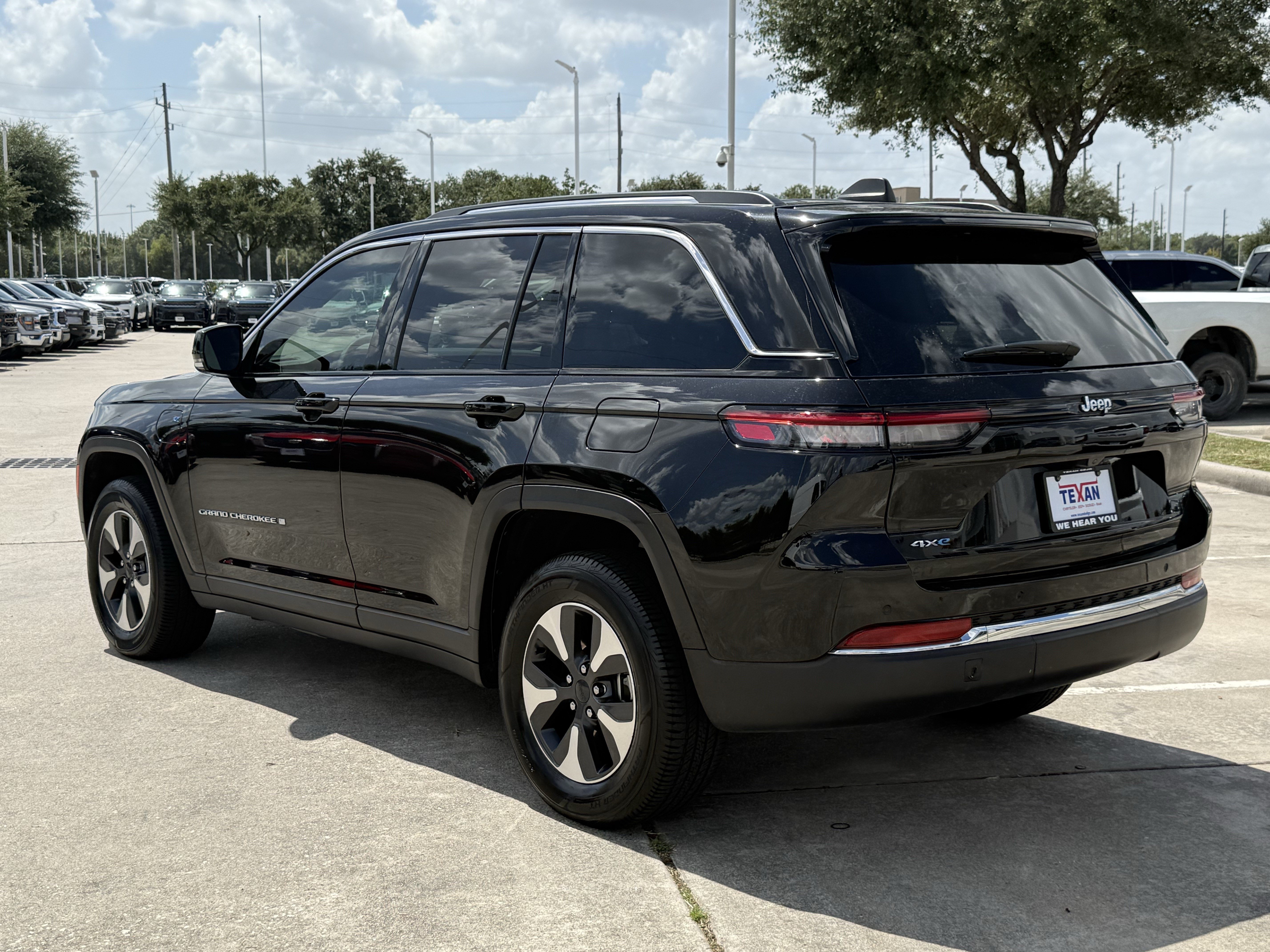 Used 2022 Jeep Grand Cherokee Limited 4xe AWD/4WD image 7