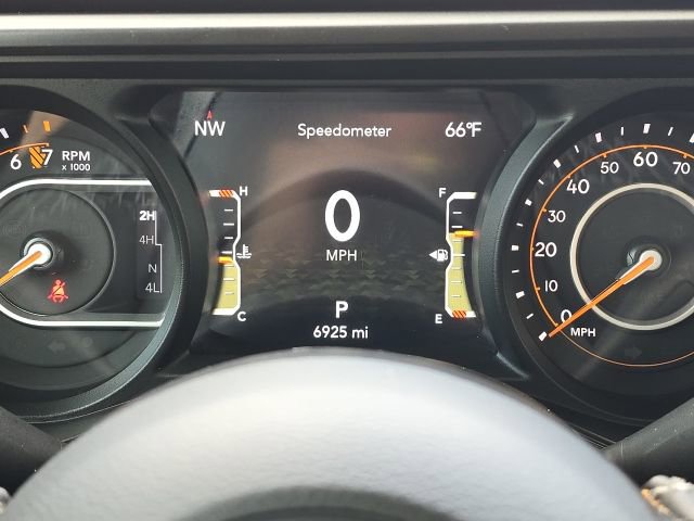 Used 2025 Jeep Gladiator Sport image 24