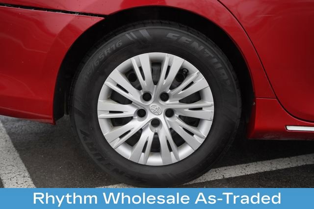 Used 2012 Toyota Camry LE image 35