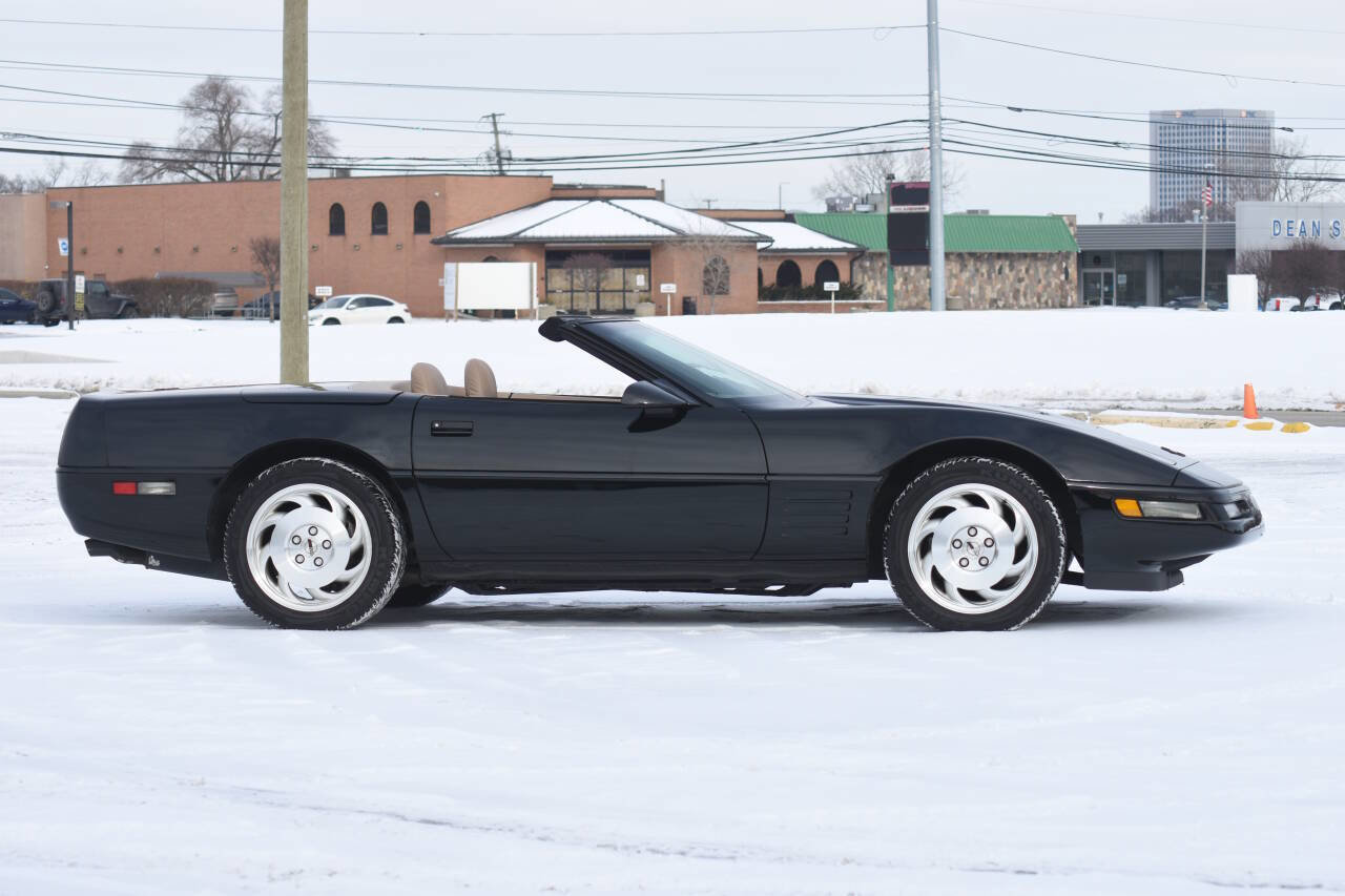Used 1994 Chevrolet Corvette Convertible image 2