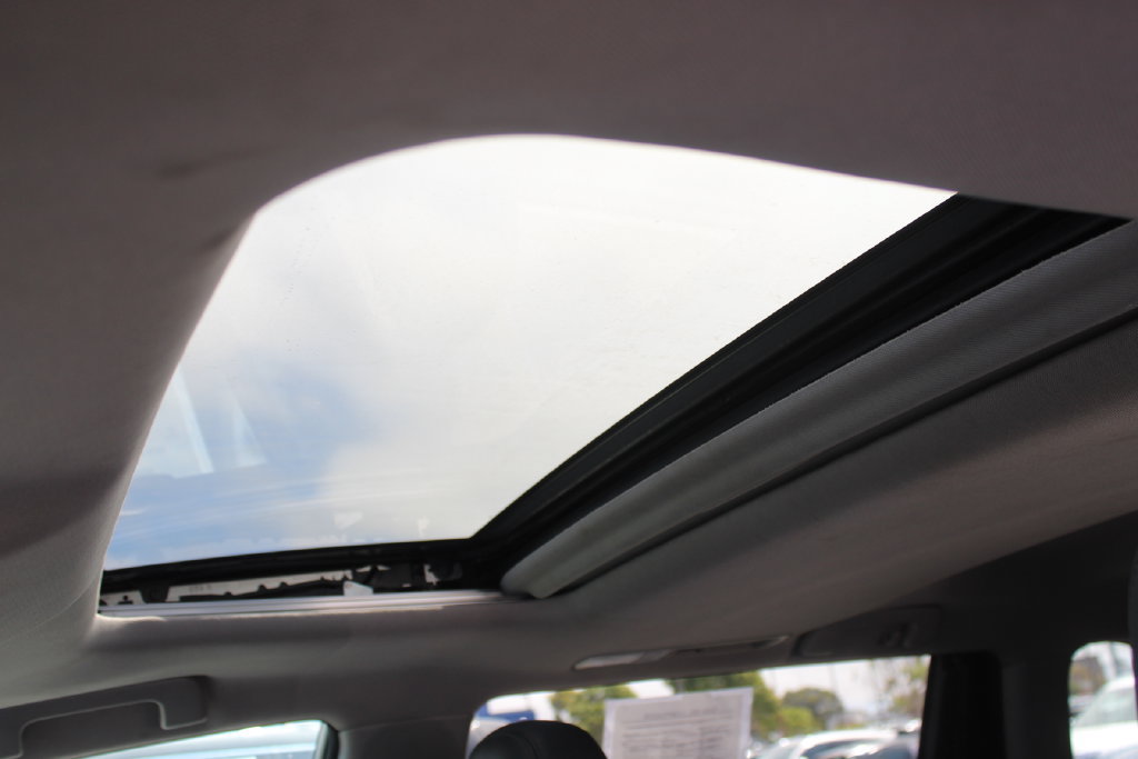 Used 2014 Toyota Highlander Limited FWD image 15
