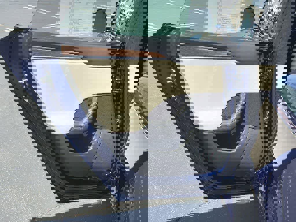 Used 2023 Tesla Model S image 27