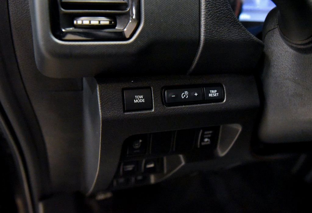 Used 2023 Nissan Frontier PRO-4X w/ Pro-4X Premium Package image 16