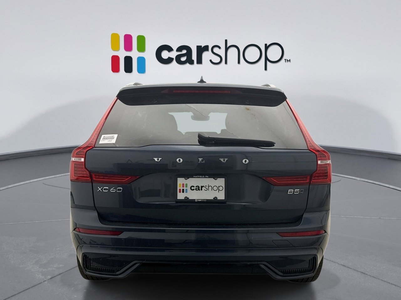 Used 2025 Volvo XC60 B5 Plus image 3