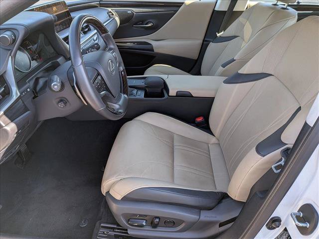 Used 2021 Lexus ES 350 Ultra Luxury w/ Accessory Package 2 FWD image 17