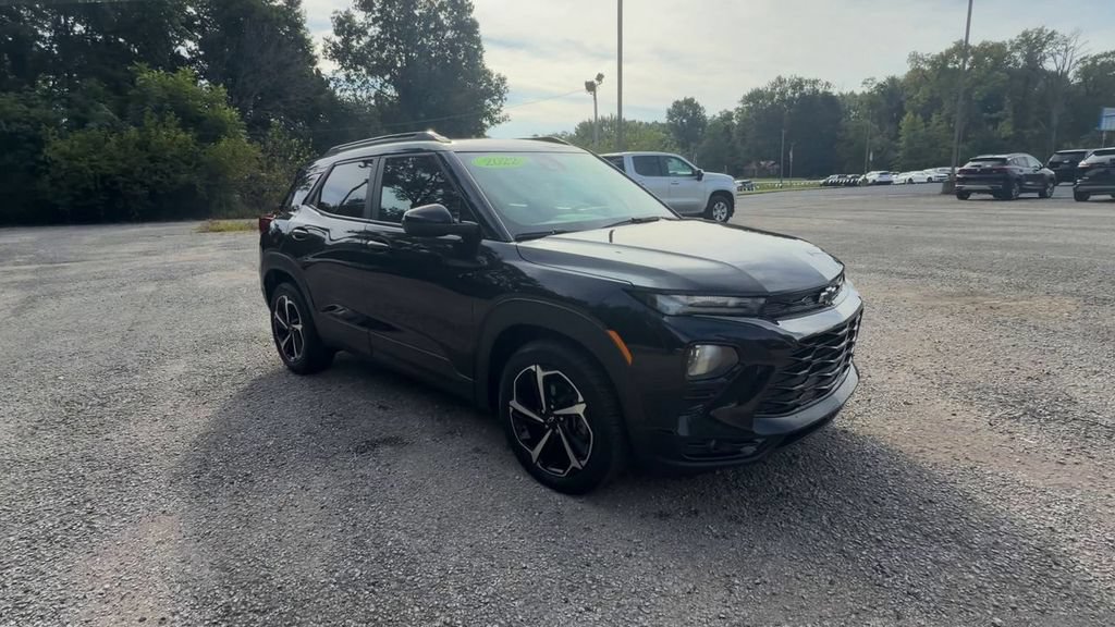 Used 2022 Chevrolet TrailBlazer RS FWD image 2