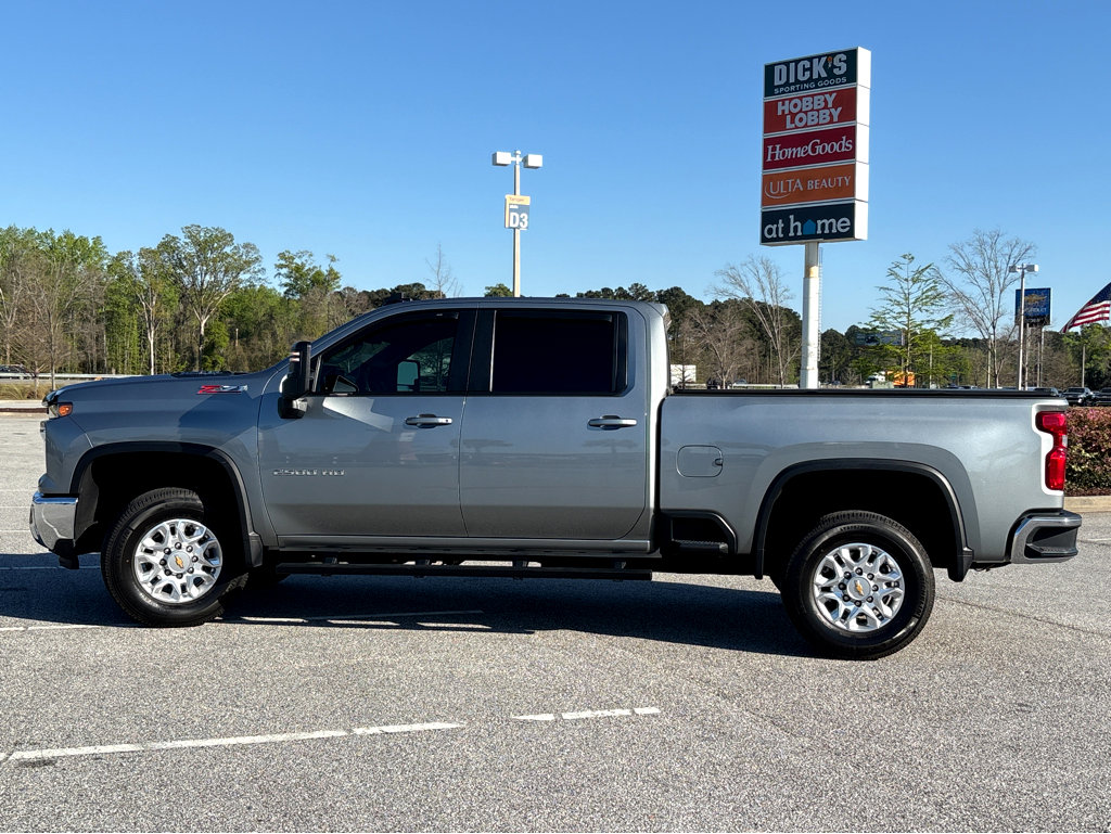 Used 2024 Chevrolet Silverado 2500 LT w/ Convenience Package image 24
