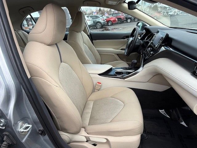 Used 2021 Toyota Camry LE image 16