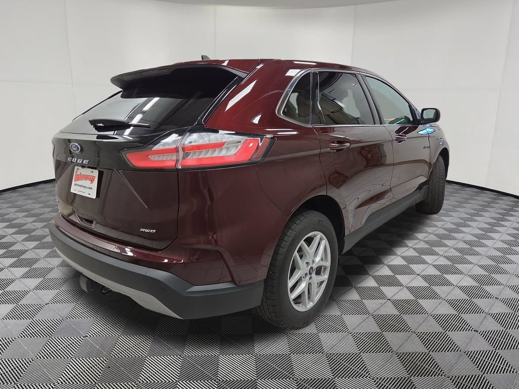 Used 2024 Ford Edge SEL w/ Convenience Package AWD/4WD image 4