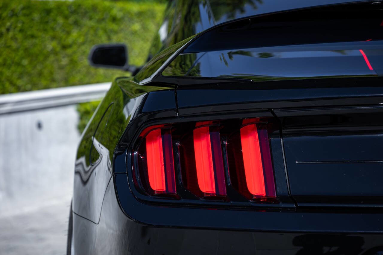 Used 2019 Ford Mustang Shelby GT350R w/ GT350R Equipment Group 920A image 32