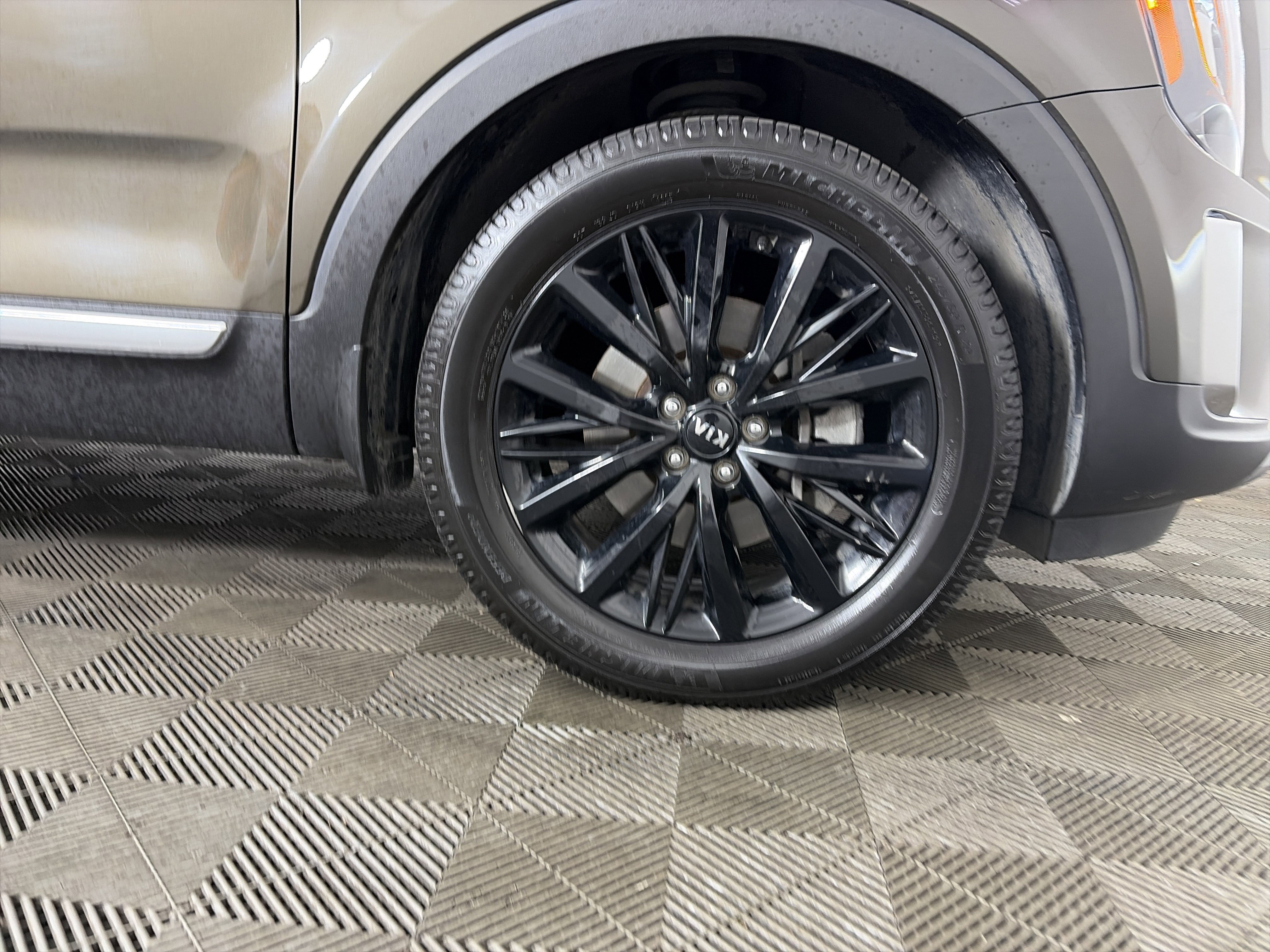 Used 2020 Kia Telluride SX w/ SX Prestige Package image 49