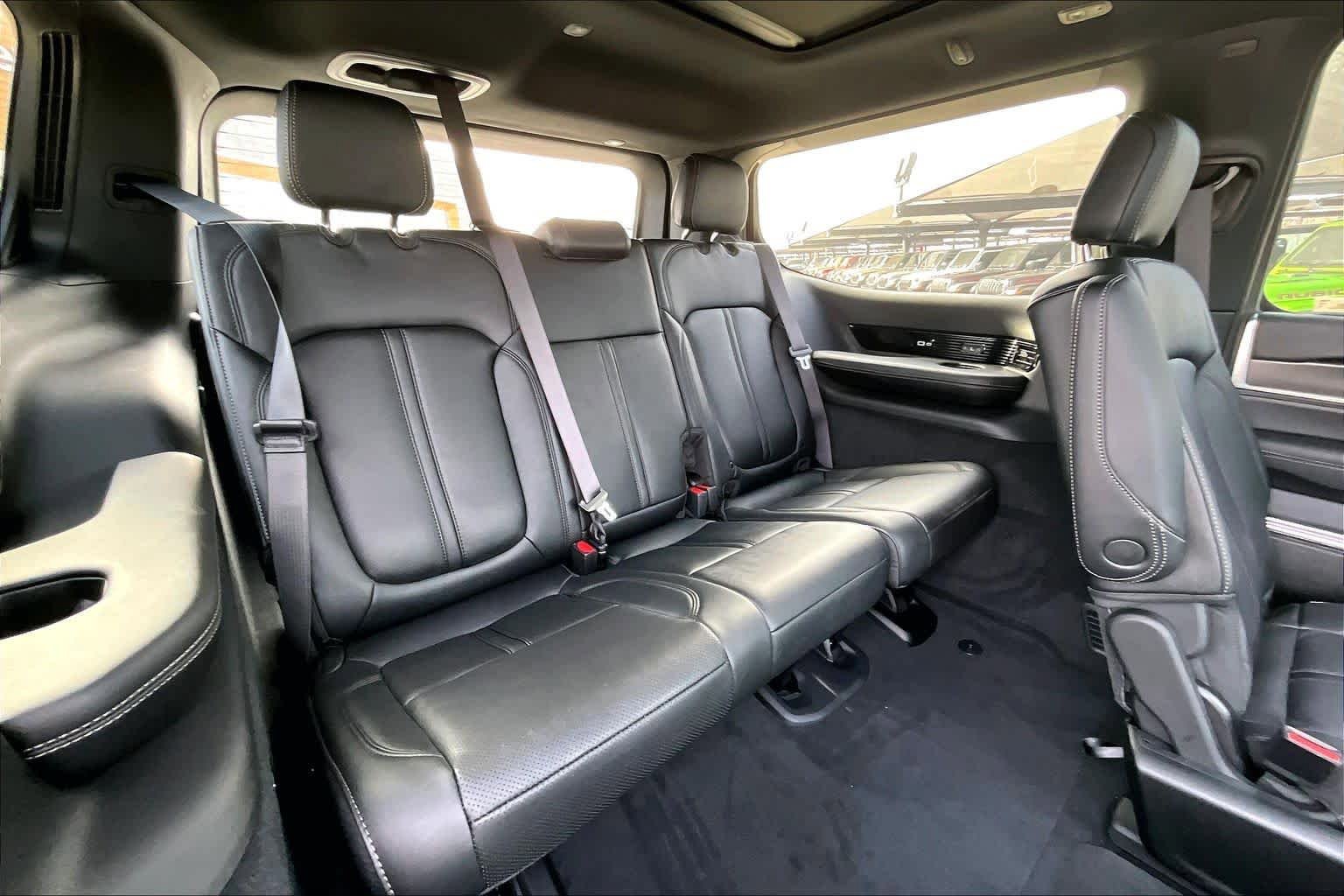 New 2026 Jeep Grand Wagoneer Summit image 23
