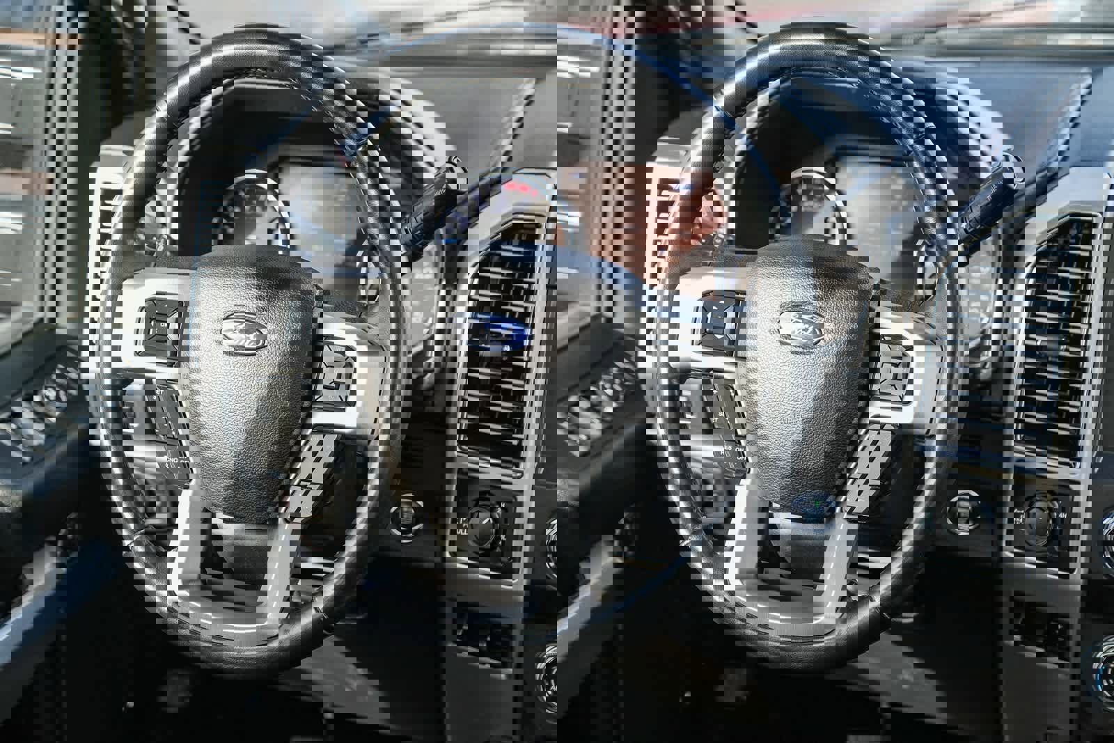 Used 2019 Ford F350 Platinum w/ Platinum Ultimate Package image 12