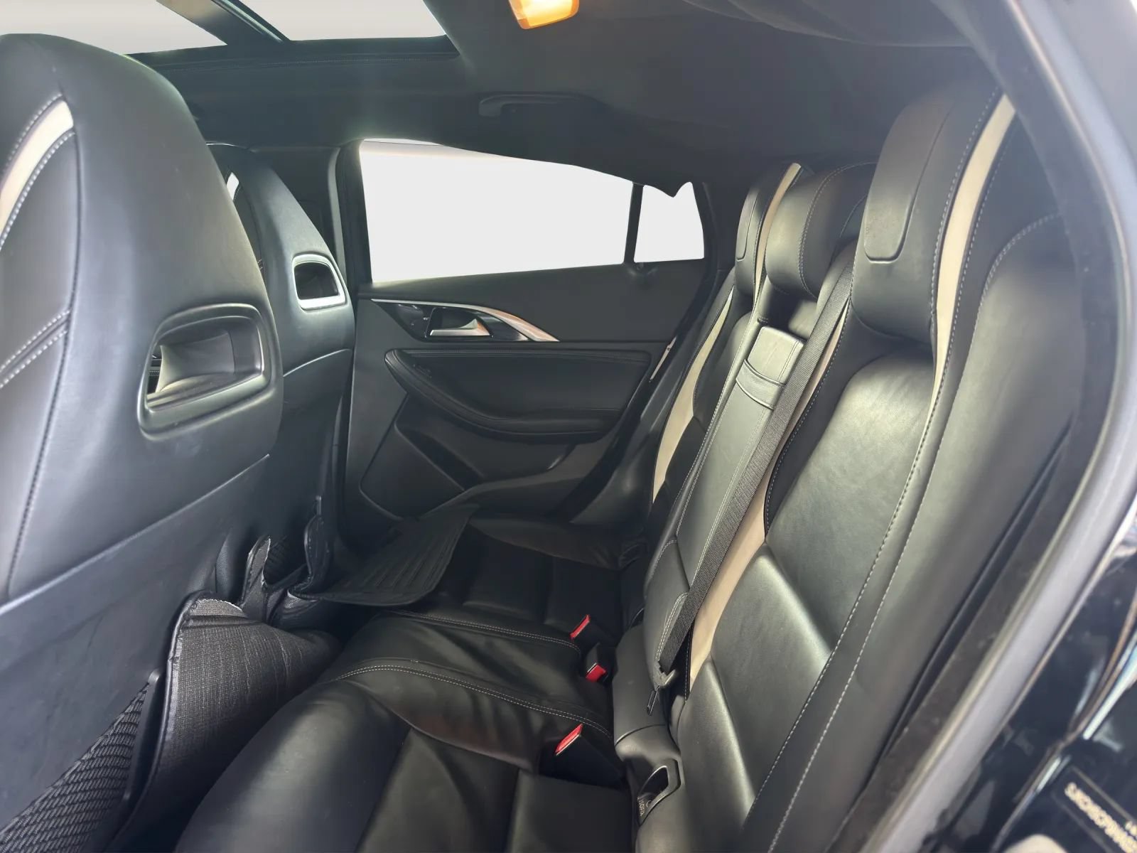 Used 2017 INFINITI QX30 Sport w/ Sport Leather Package FWD image 13