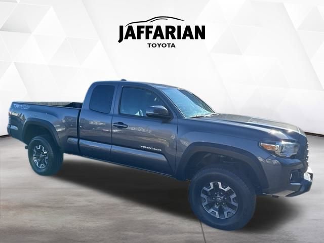 Certified 2020 Toyota Tacoma TRD Off-Road image 3