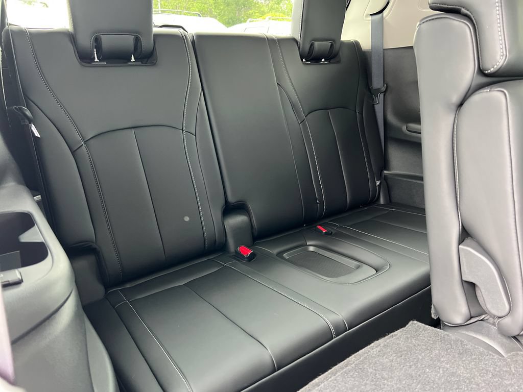 Certified 2026 INFINITI QX60 Luxe w/ Cargo Package FWD image 16
