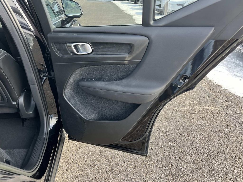 Used 2023 Volvo XC40 B5 Ultimate w/ Climate Package image 20