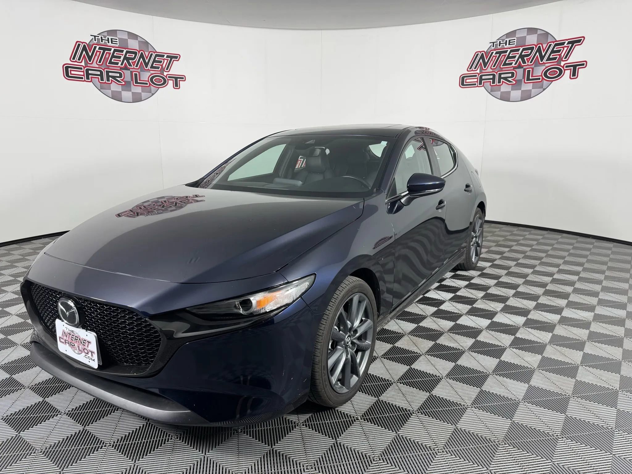 Used 2023 MAZDA MAZDA3 s FWD image 3