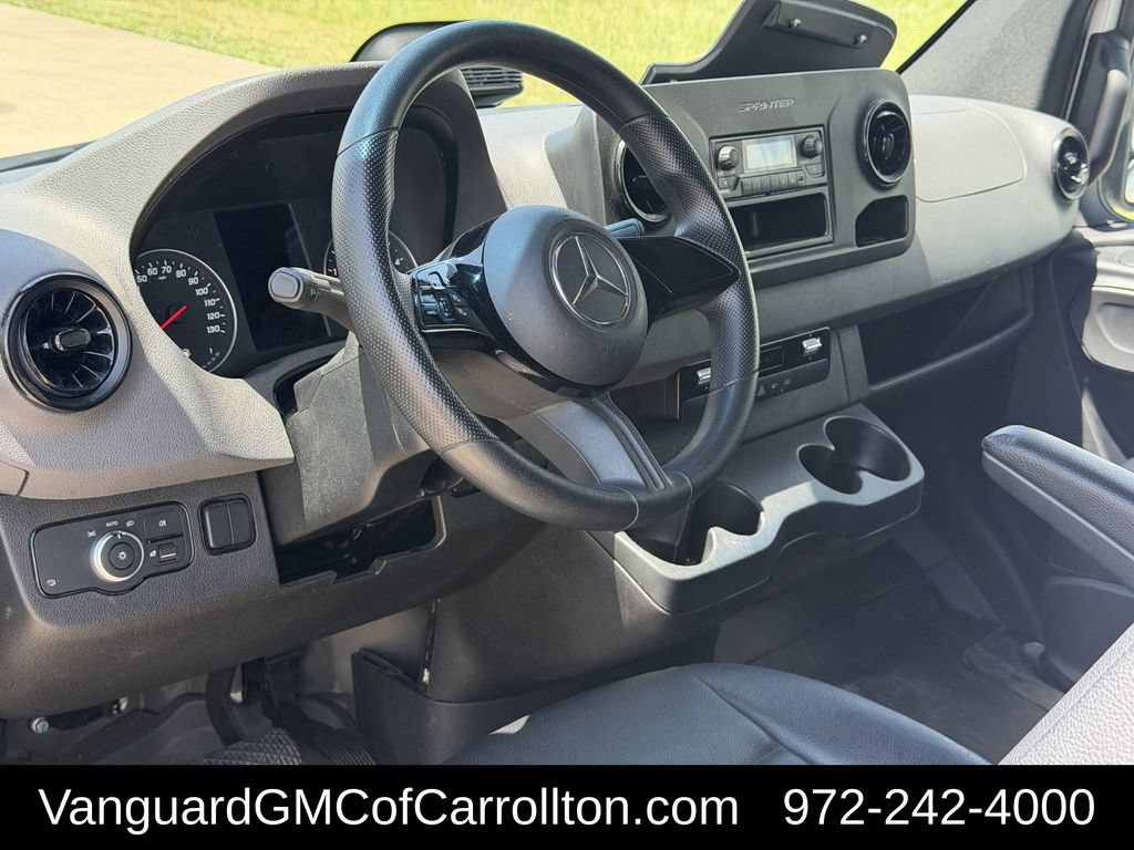 Used 2025 Mercedes-Benz Sprinter 2500 image 10