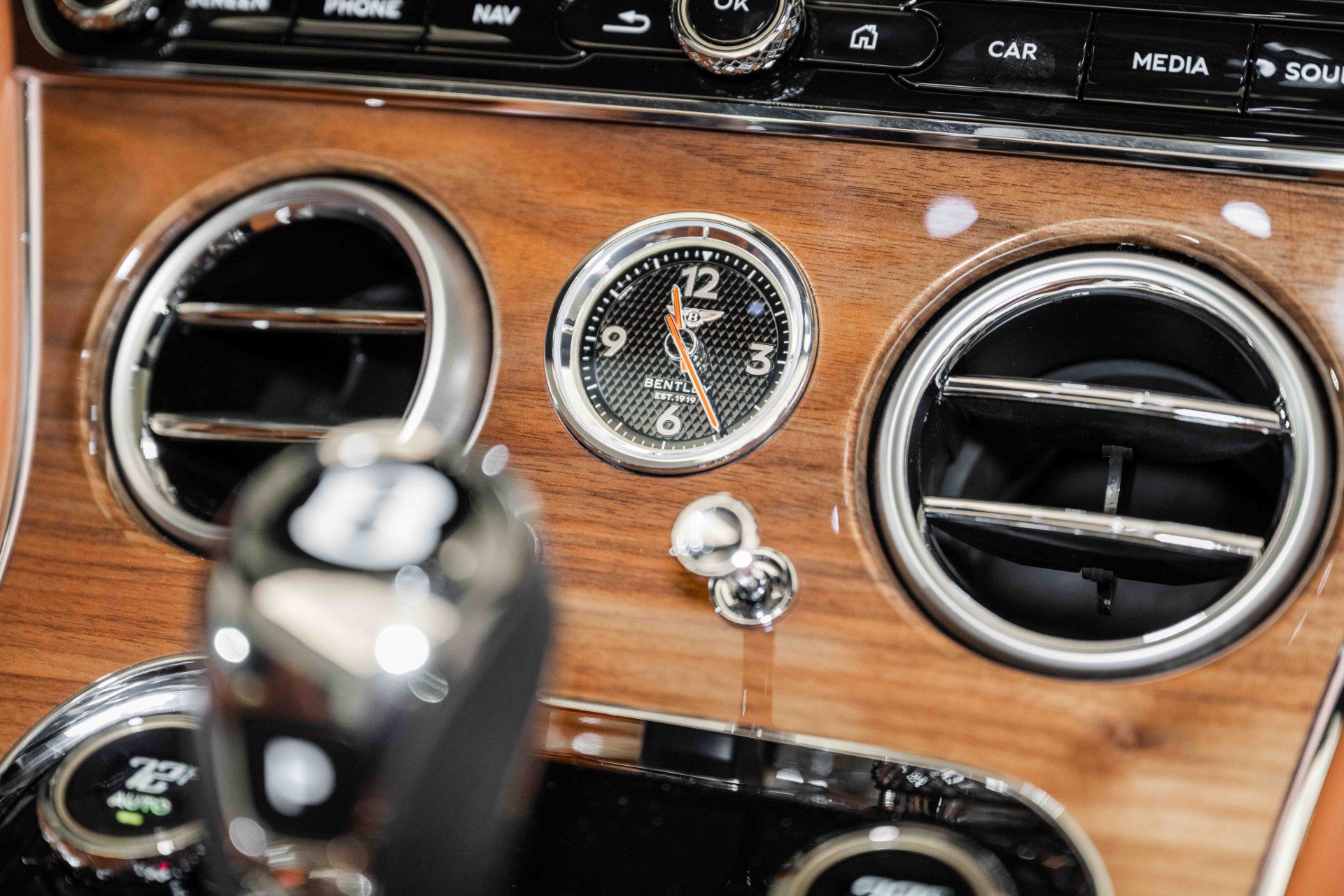 New 2024 Bentley Continental GT V8 image 33