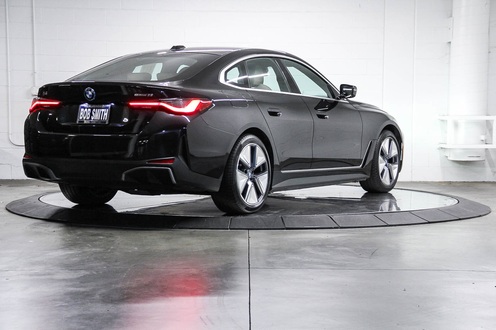 Certified 2023 BMW i4 eDrive35 w/ Premium Package image 6