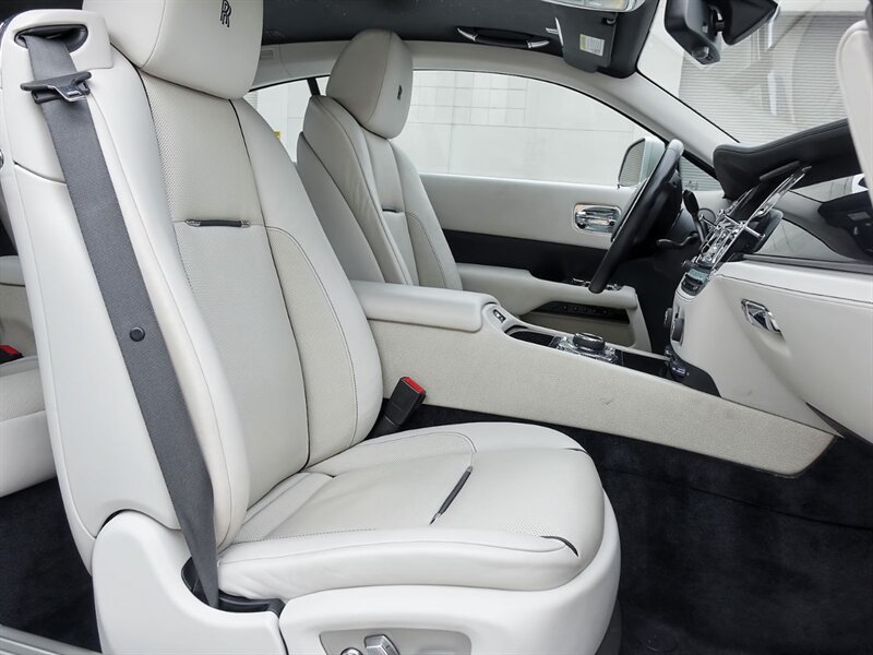 Used 2016 Rolls-Royce Wraith RWD image 13