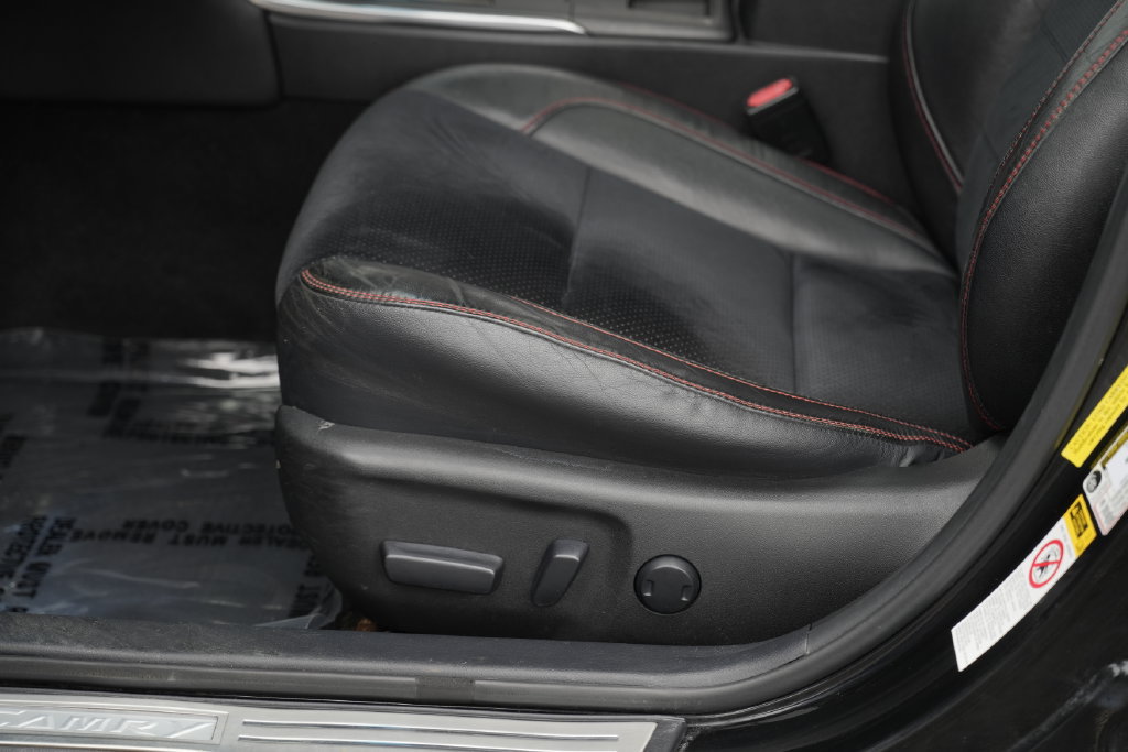 Used 2015 Toyota Camry XSE FWD image 18