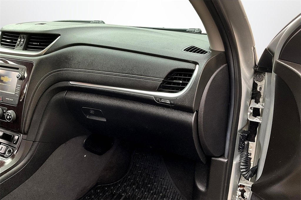 Used 2017 Chevrolet Traverse LT w/ Style and Technology Package image 27