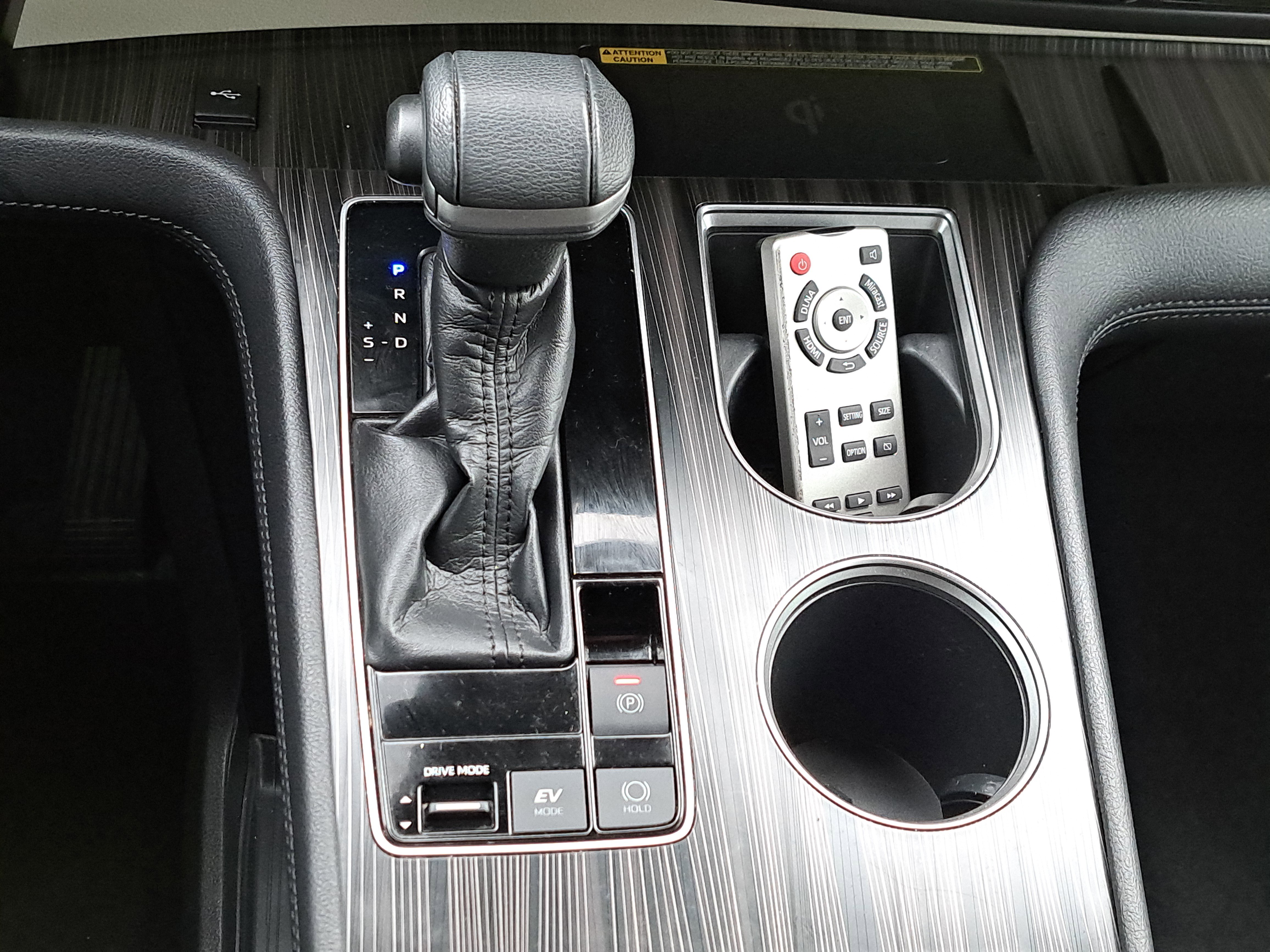 Certified 2021 Toyota Sienna Platinum image 33