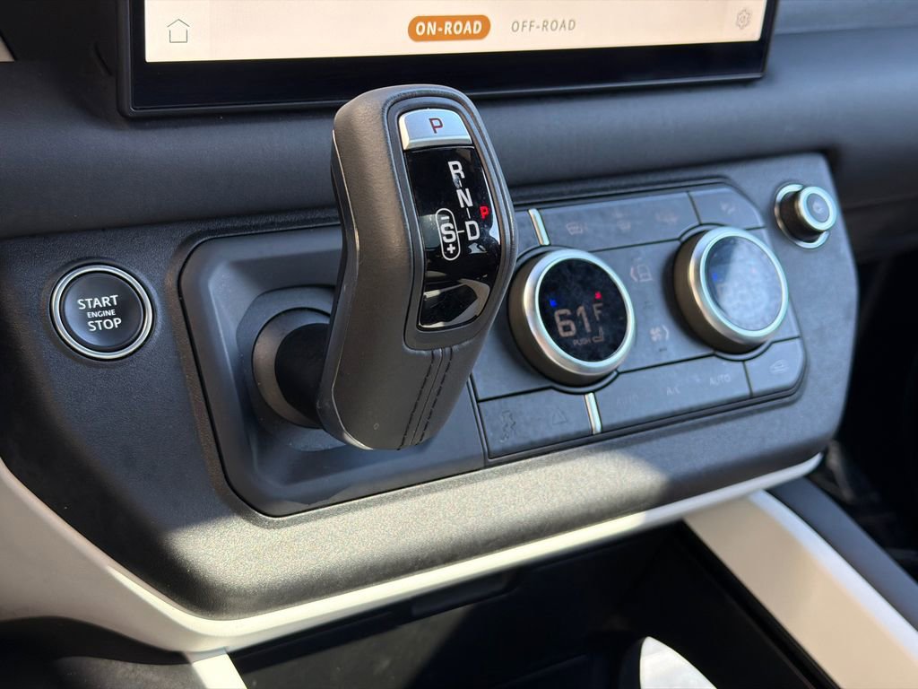 Used 2025 Land Rover Defender 110 S image 28