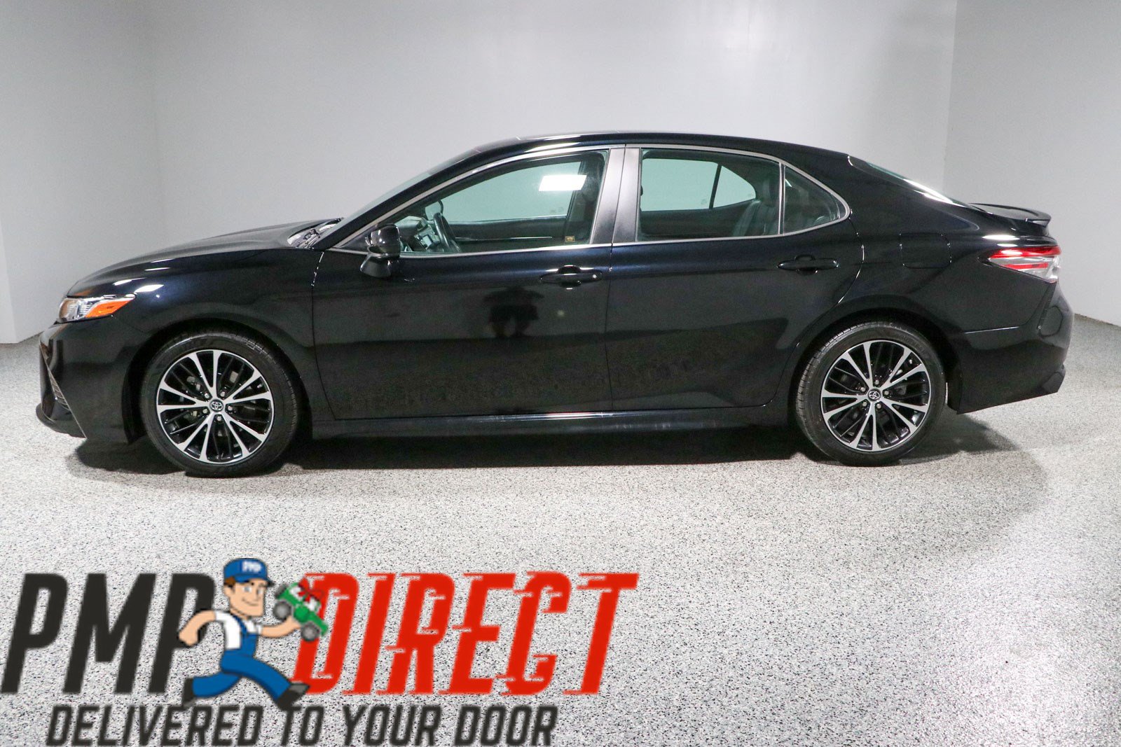Used 2018 Toyota Camry SE w/ Moonroof Package FWD image 10