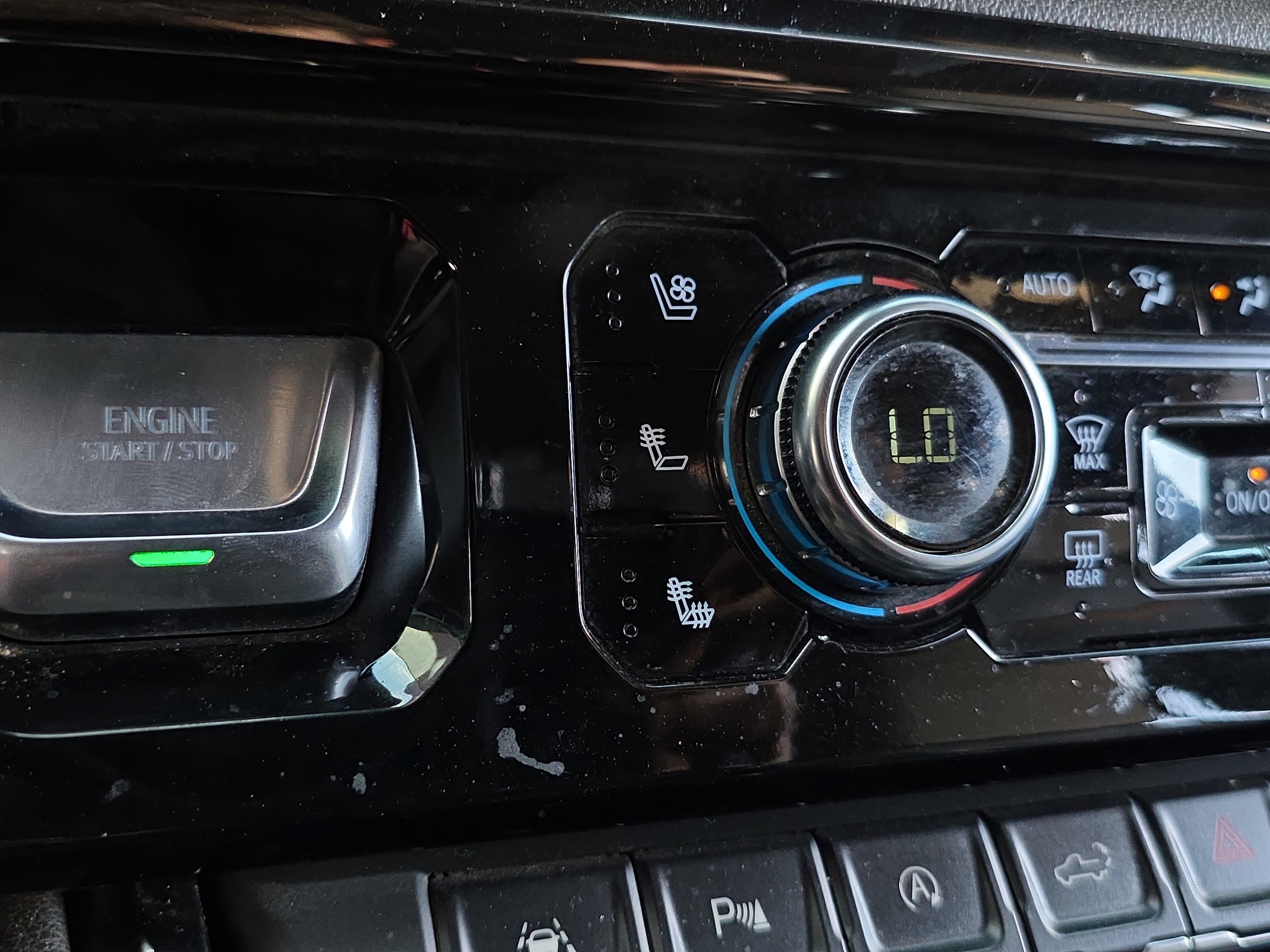 Used 2024 GMC Sierra 1500 AT4 w/ AT4 Preferred Package image 24