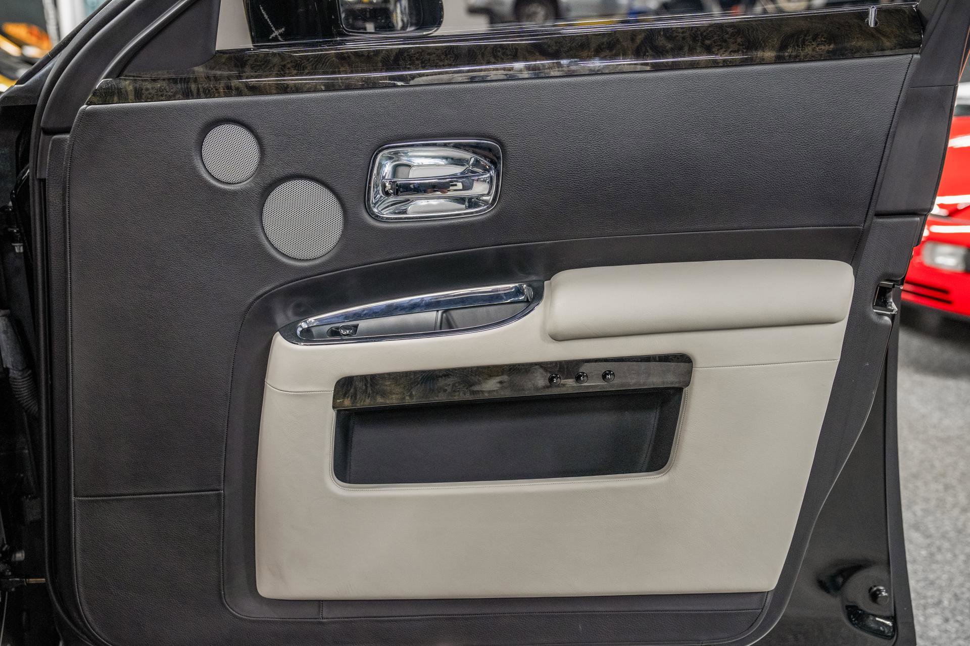 Used 2014 Rolls-Royce Ghost image 41