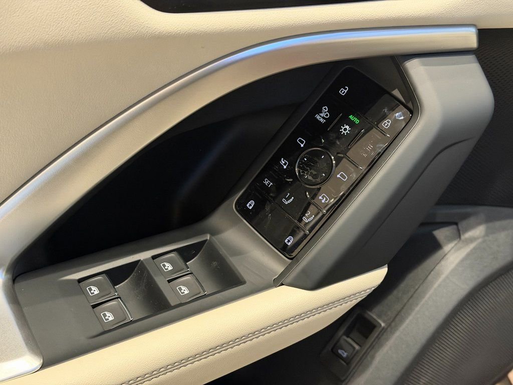 New 2025 Audi Q5 Prestige AWD/4WD image 24