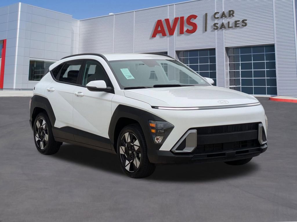 Used 2025 Hyundai Kona SEL FWD image 3