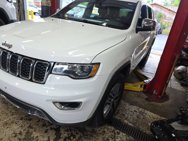 Used 2018 Jeep Grand Cherokee Limited AWD/4WD image 3