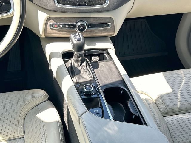Used 2022 Volvo XC90 T6 Inscription w/ Lounge Package AWD/4WD image 17