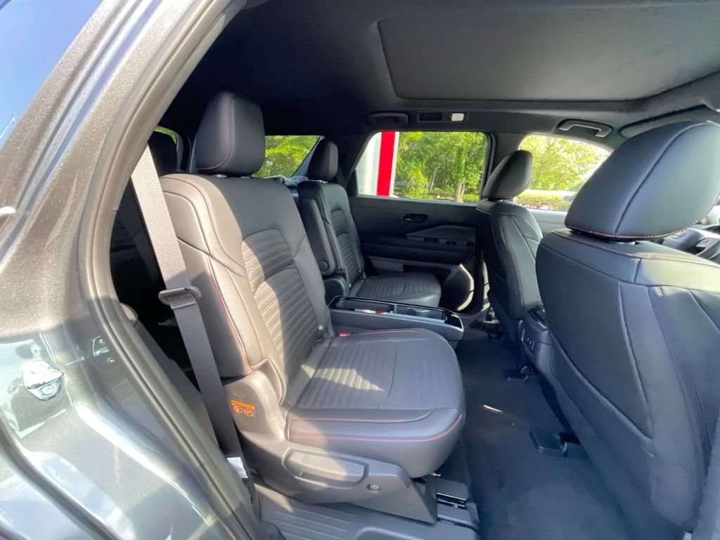 New 2026 Nissan Pathfinder Rock Creek w/ Rock Creek Premium Package AWD/4WD image 20