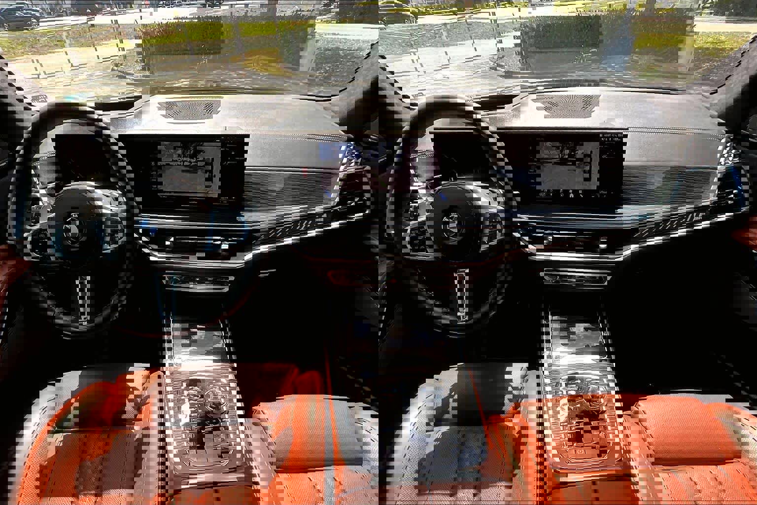 Used 2025 BMW X7 M60i image 16