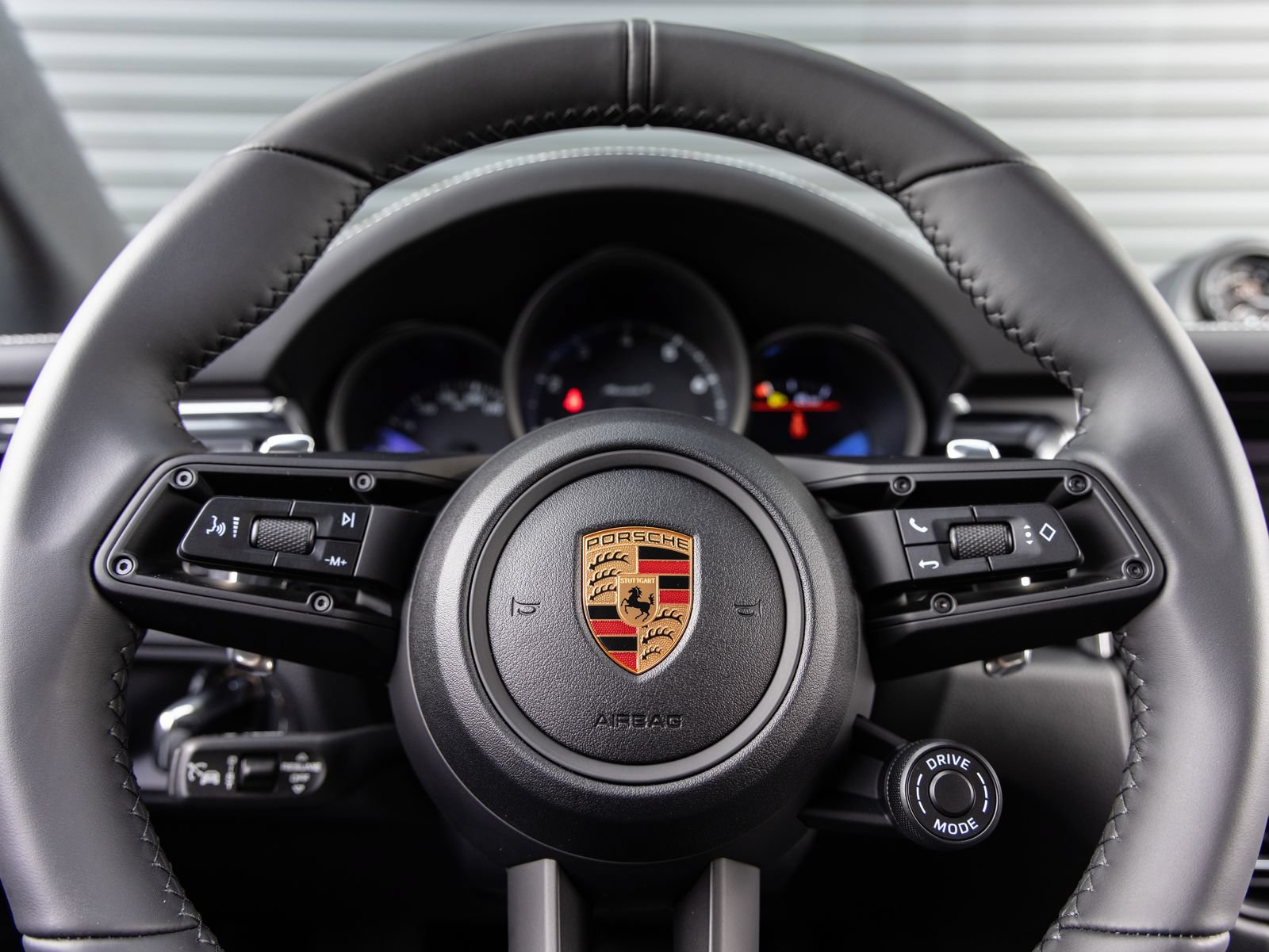 New 2026 Porsche Macan Turbo AWD/4WD image 14