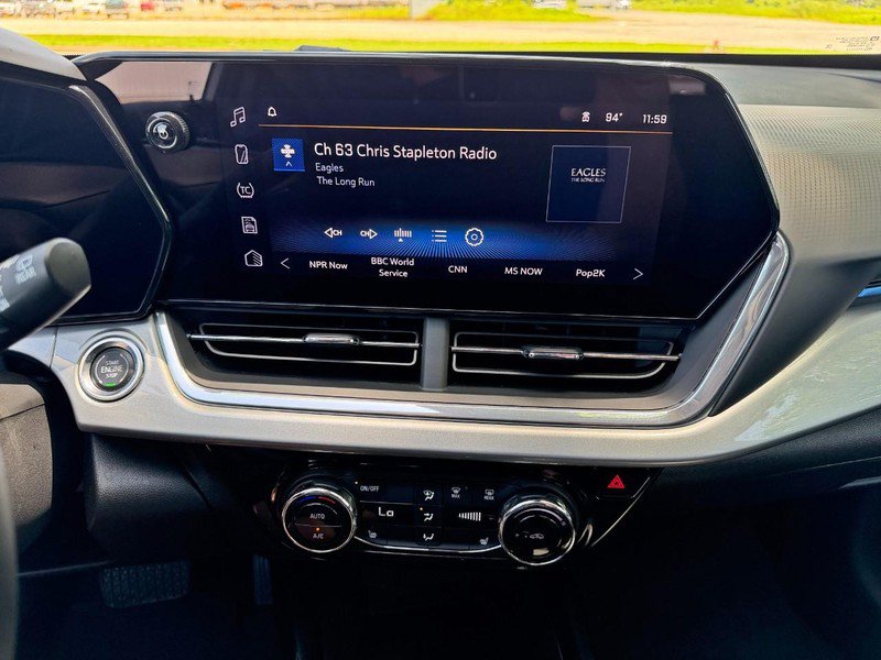 Used 2025 Chevrolet Trax LT w/ LT Convenience Package FWD image 30