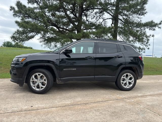 Used 2024 Jeep Compass Latitude image 7