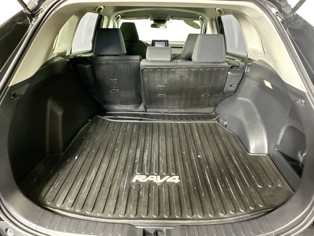 Used 2021 Toyota RAV4 LE AWD/4WD image 27