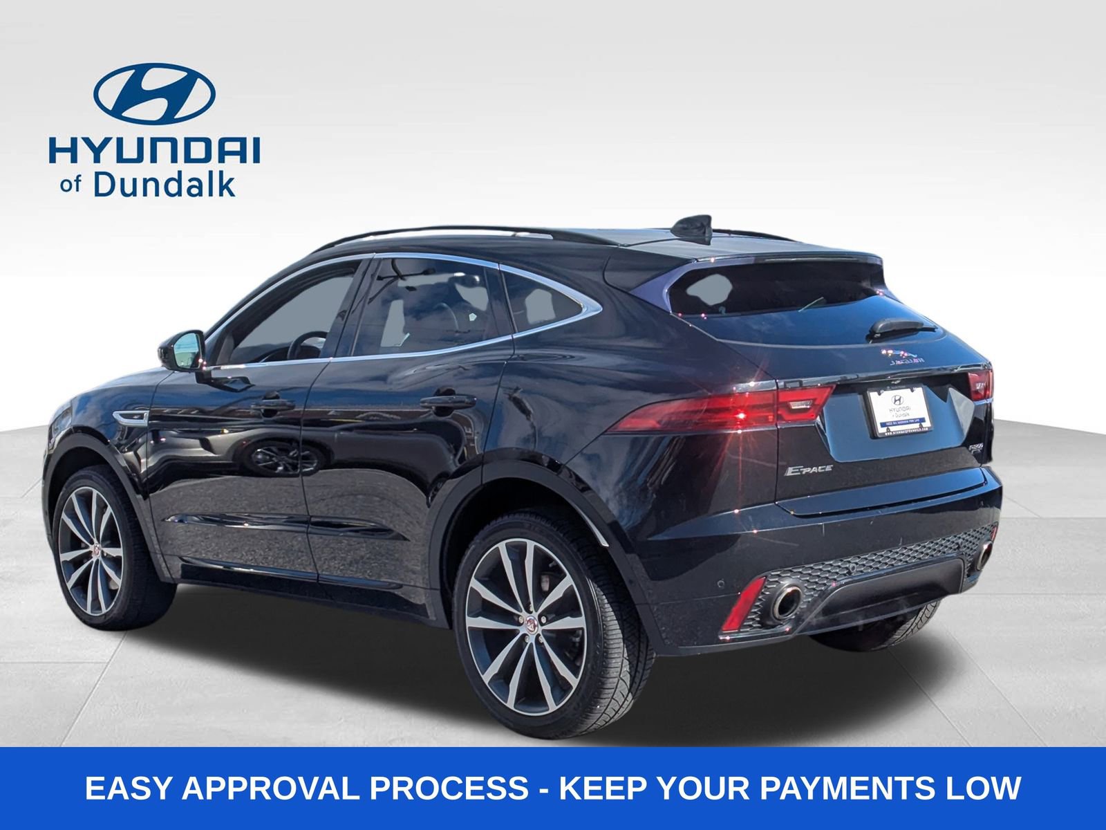 Used 2019 Jaguar E-PACE R-Dynamic SE image 3