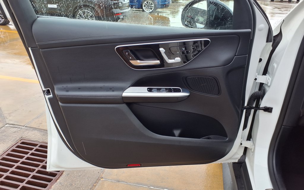 Used 2025 Mercedes-Benz GLC 300 image 12