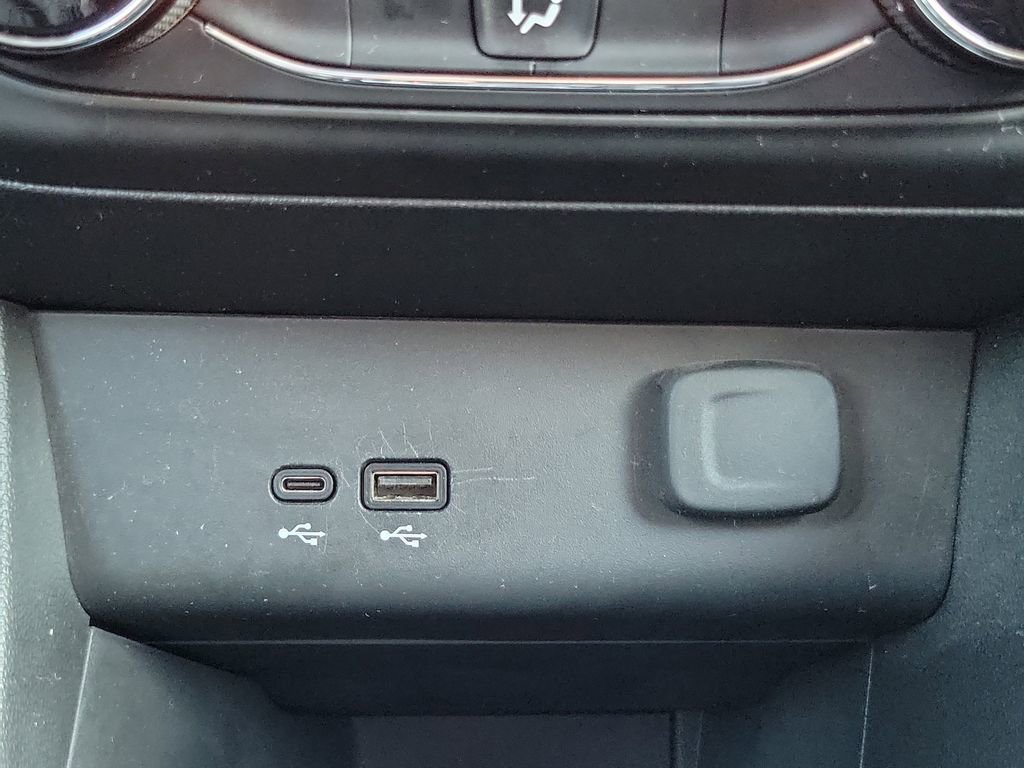 Used 2024 Buick Encore GX Preferred image 31