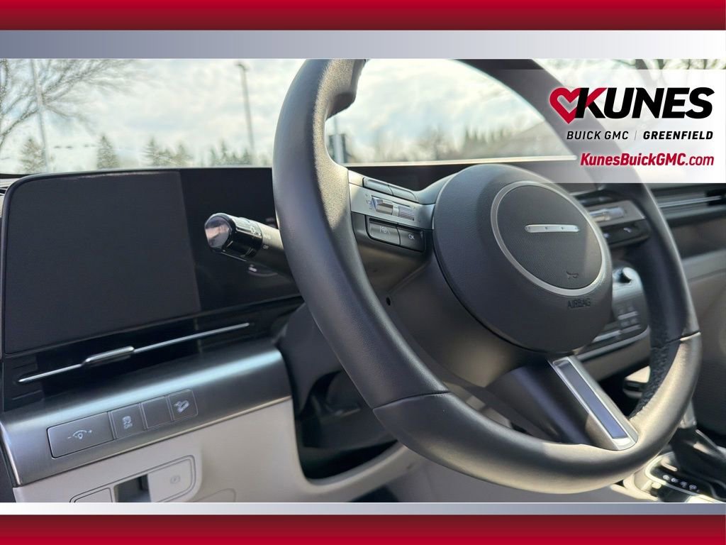 Used 2025 Hyundai Kona SEL image 17