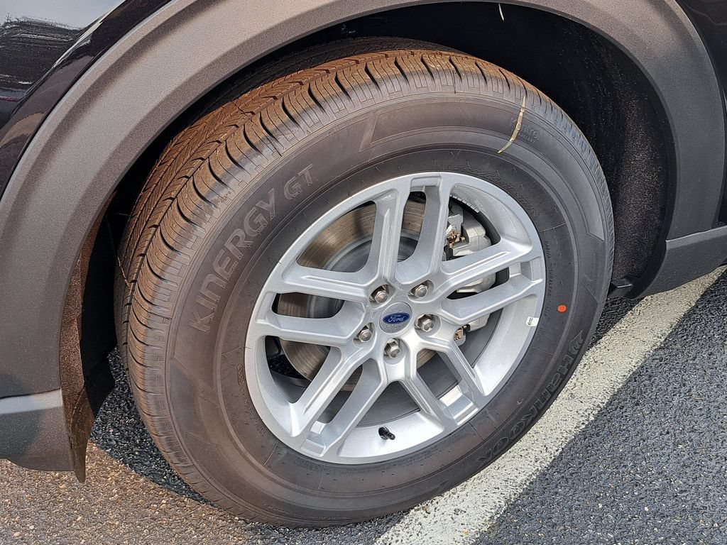 New 2026 Ford Explorer Active RWD image 17